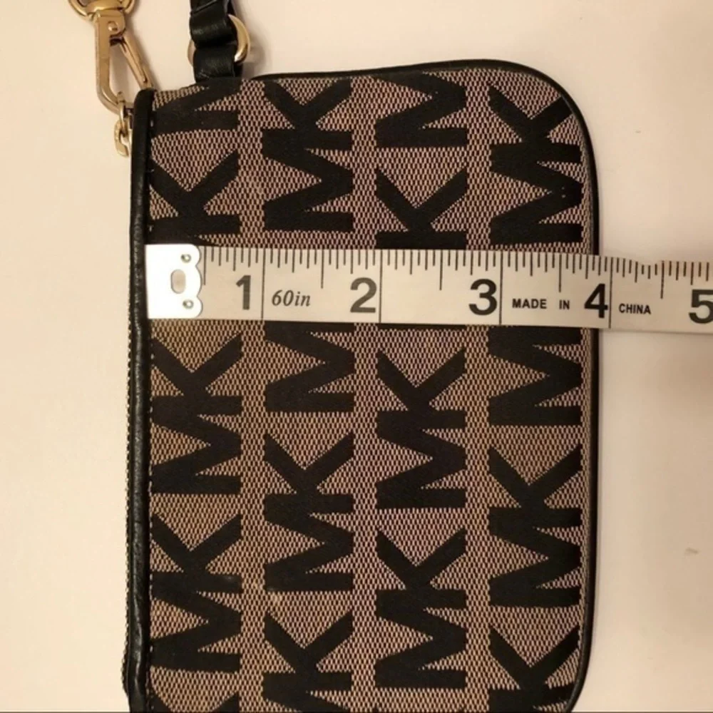 Michael kors signature mk wristlet organizer